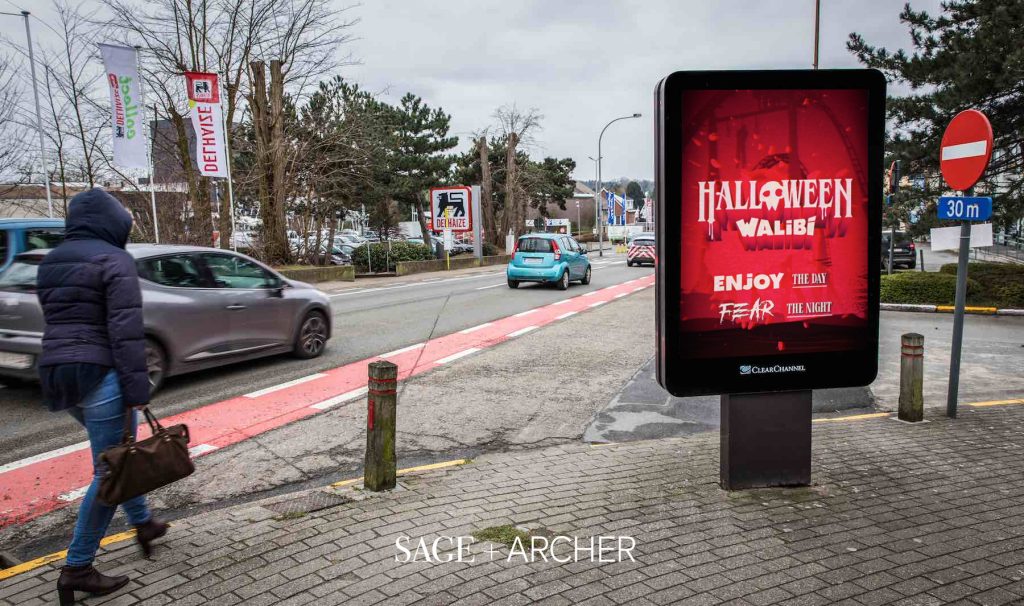 digital out of home advertising ad for halloween walibi belgium using audience targeting